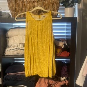 Old navy sleeveless shirt